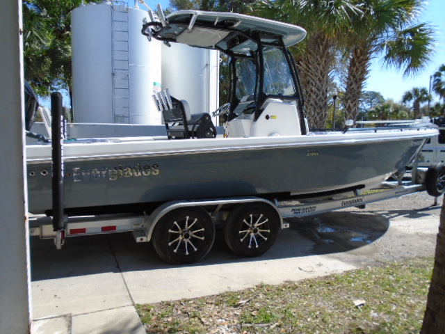 2018 Everglades 243 CC